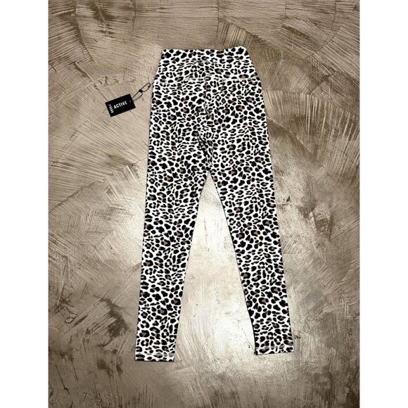 LAHANA ACTIVE WOMEN'S EMARI 7/8 LEGGINGS / MEDIUM/ LEOPARD PRINT / NWT / ACTIVEW - Picture 2 of 3